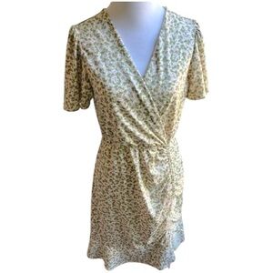 Monteau Los Angeles Green Floral Flutter Sleeve Ruched Dress - Juniors L